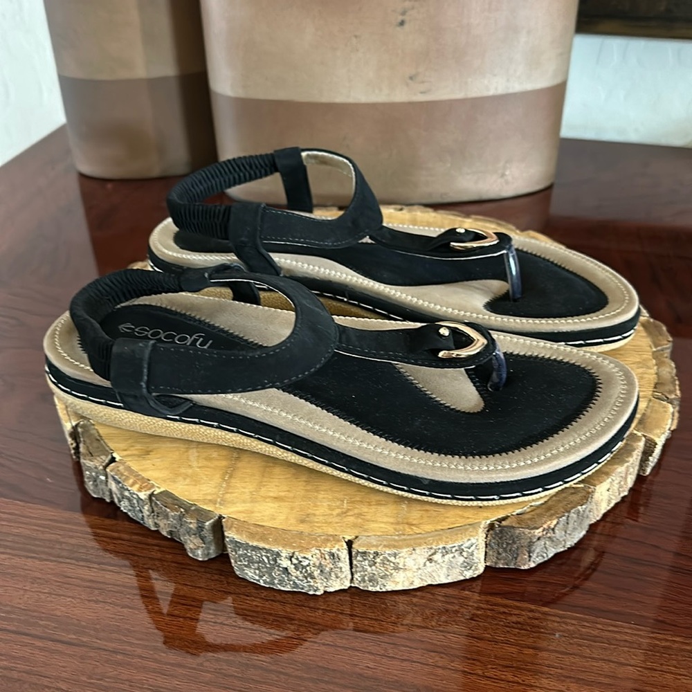 Socofy *NWOT* Women’s Black Comfort Sling Back Flip Flop Sandals
